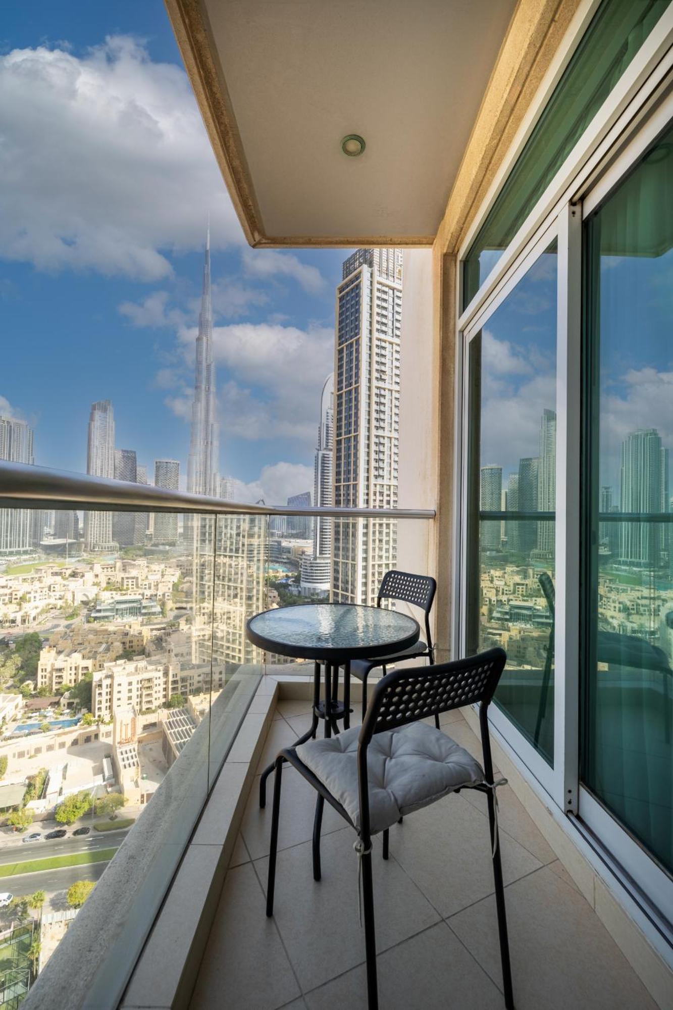 Upgraded Apartment With Stunning Burj Khalifa View Дубай Экстерьер фото