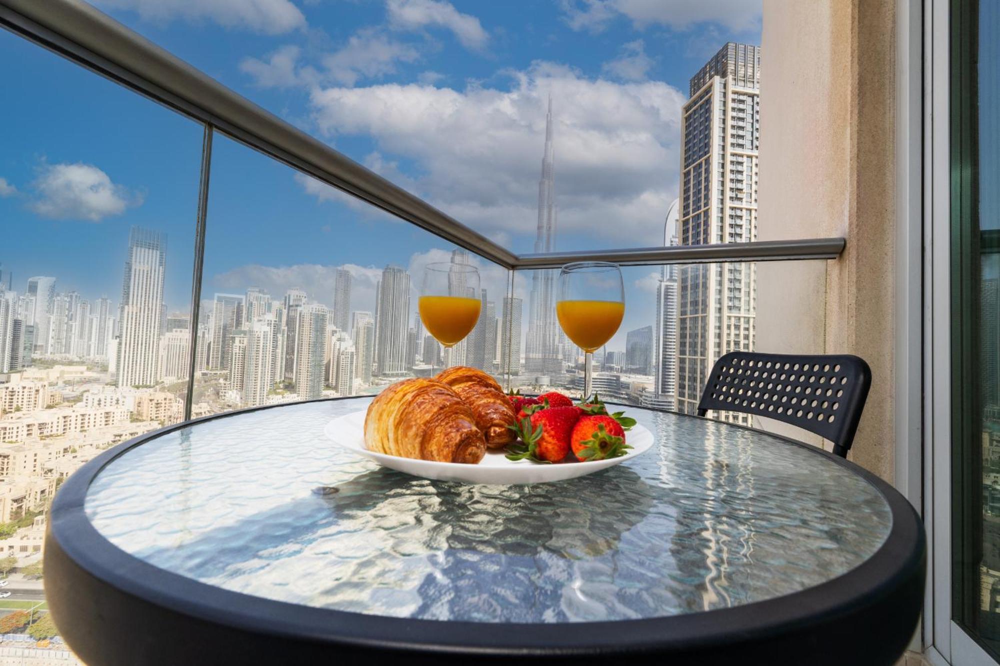 Upgraded Apartment With Stunning Burj Khalifa View Дубай Экстерьер фото